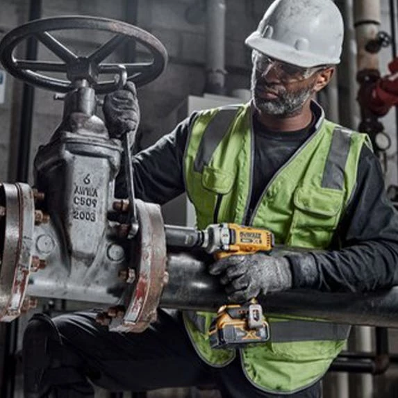 DeWalt Power Tools DeWalt 20V MAX XR 1/2" Mid-Range Impact Wrench Kit W/ Detent Pin Anvil DCF892P2 4 DeWalt Power Tools DeWalt 20V MAX XR 1/2" Mid-Range Impact Wrench Kit W/ Detent Pin Anvil DCF892P2 - Image 4