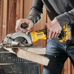 DeWalt Power Tools DeWalt ATOMIC 20V MAX Brushless 4-1/2" Cordless Circular Saw 5Ah Kit DCS571P1 -Electrical Tools Store dcs571p1 3